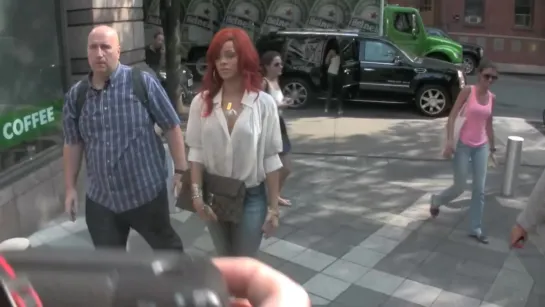 Rihanna annoyed by paparazzi in New York City