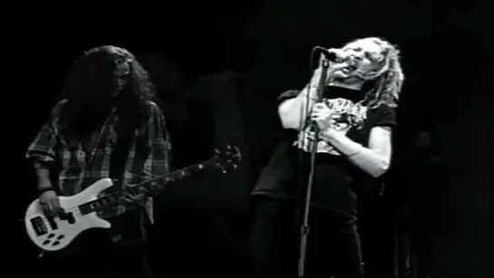 Alice In Chains - "Sea of Sorrow" (Live in The Moore Theatre, Seattle. December 22, 1990) HD