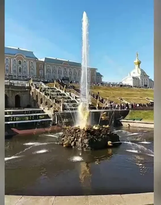 Открыли сезон фонтанов в Петергофе