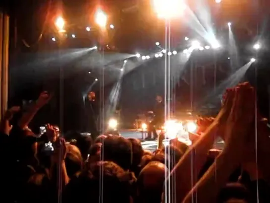 Hurts - Silver lining (Москва, 02.04.2011)