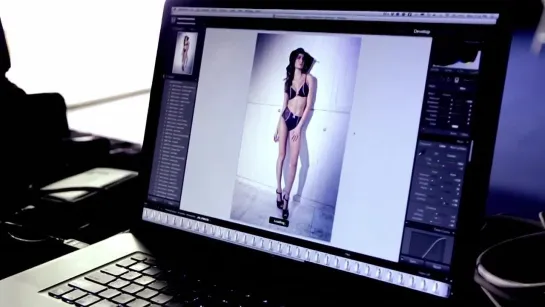 Isabeli Fontana - Un i Lingerie Making of Inverno (2012)