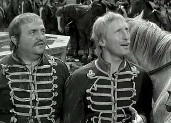 Bourvil, Bernard Blier, De Funes - Les Hussards (1955)