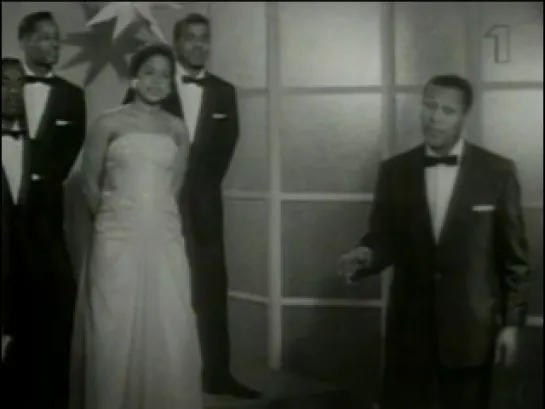 THE PLATTERS  -  Smoke Gets In Your Eyes (1958)