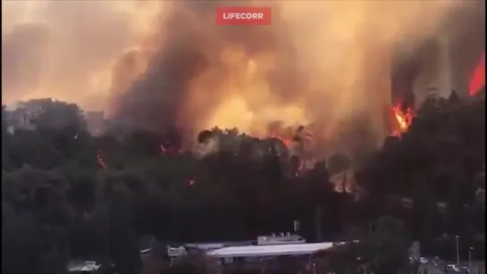 В Тегеране рухнуло здание