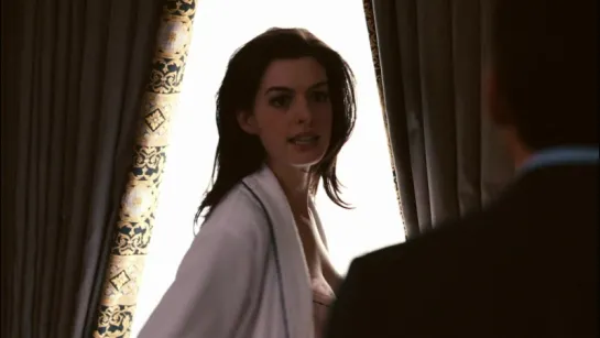 Anne Hathaway Sexy - Get Smart (2008)