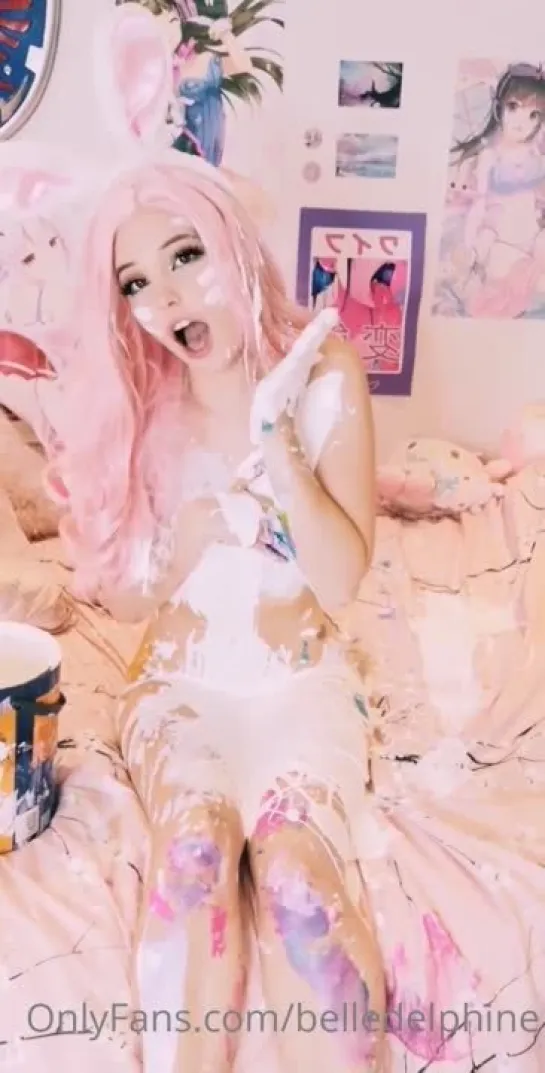 Belle Delphine в краске 2