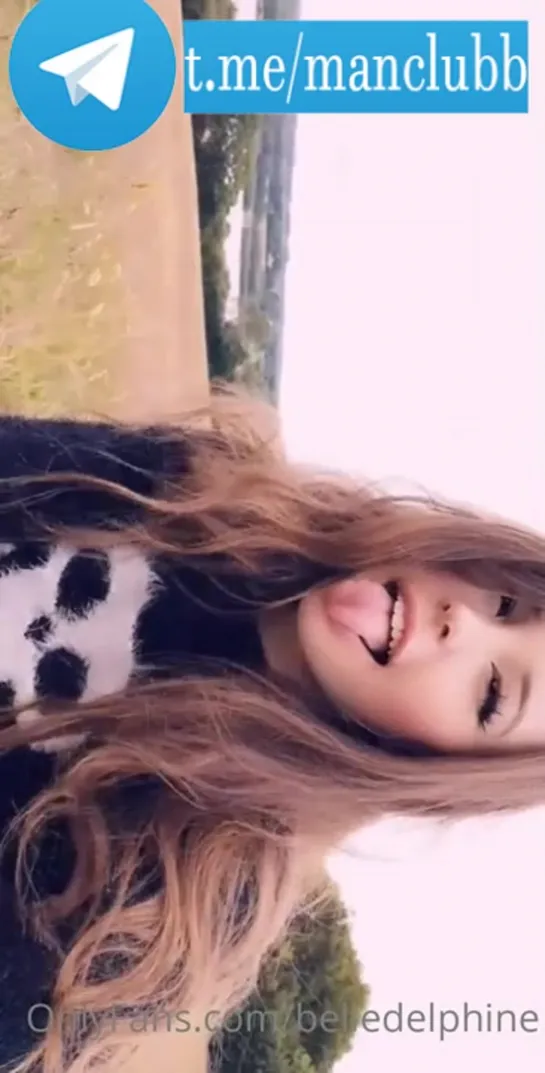 Belle Delphine выехала на природу