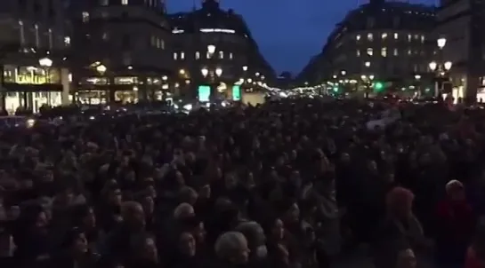 в процветающей Франции проходит масштабная забастовка против пенсионной реформы.4