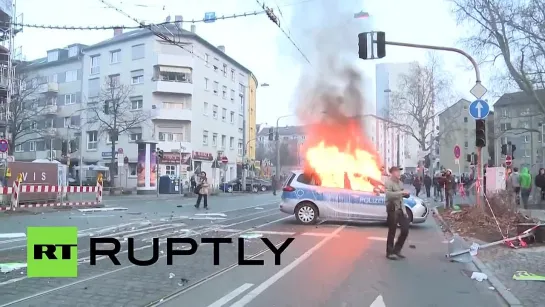 18/03/2015.Франкфурт.Протестующие забрасывали камнями и подожигали автомобили