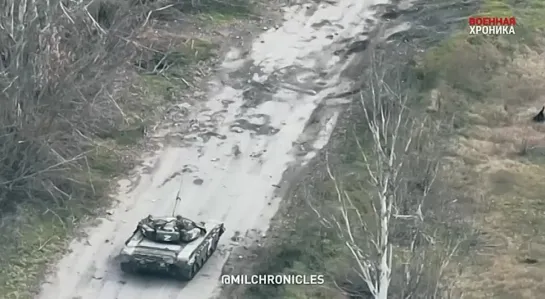 Эксклюзив Военной хроники. Полное видео мощного танкового боя 11-го полка НМ ДНР от Андрея Филатова.