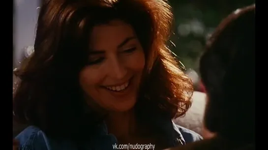 Сиська Даны Дилэйни (Dana Delany) в фильме "Двери в рай" (Pайское наслаждение, Exit to Eden, 1995, Гарри Маршалл)