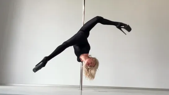 Oksana Shine 🌹 Exotic Pole Dance 💃+🎶 Alurian - Awake Dreaming 🎼 Trance Music 🎧