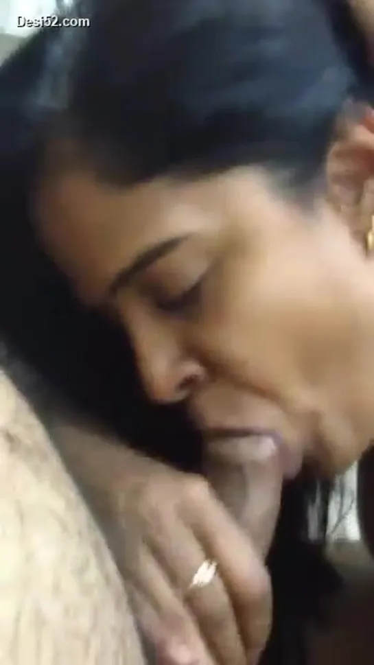 Desi bhabi sucking cock blowjob indian randi bhabhi ne devar ka lund chusa ek bazaaru raand kutiya ki tarah suwar ki lodi