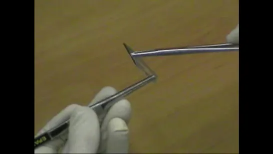 Scalpel_blade_handling