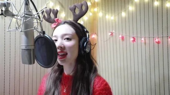 Nayeon (TWICE) - Santa Tell Me cover (Ariana Grande)