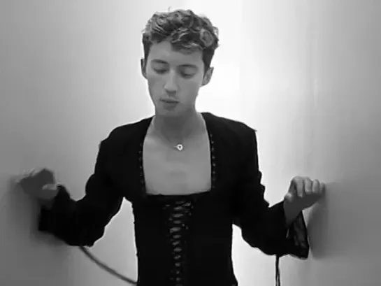 Troye-Sivan-Angel-Baby