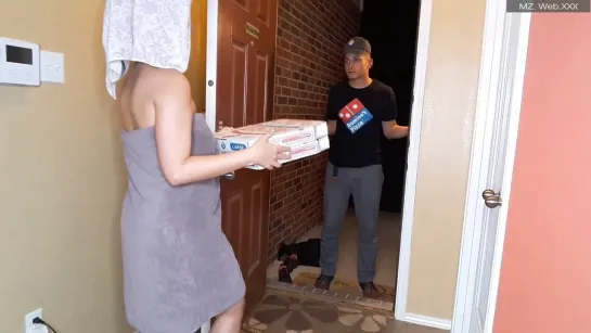 Mandybabyxxx - fucking the pizza guy