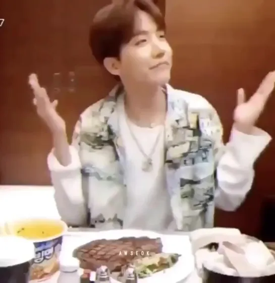 JHOPE: aye macarena!