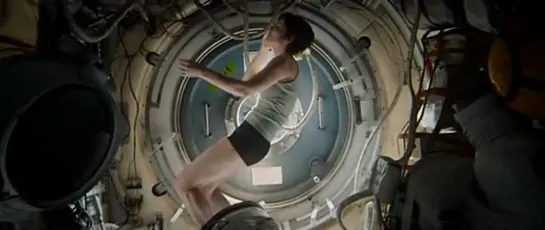 Отрывок из фильма "Гравитация / Gravity (2013)" / Утроба космоса ►filmCUT