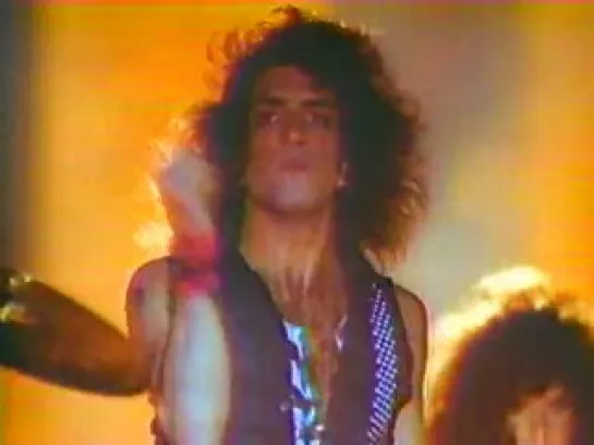 KISS - Lick It Up