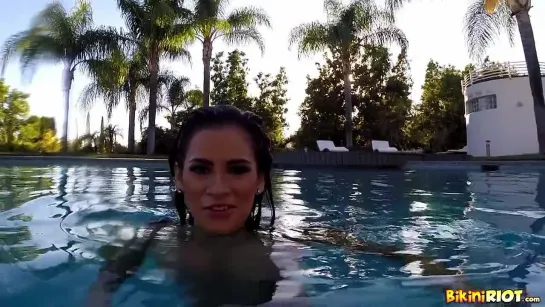 BikiniRiot.com: Vanessa Veracruz (2014) HD