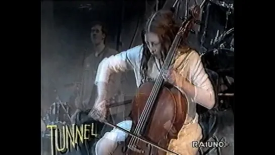 Nirvana - 1994.02.23 - Dumb (Tunnel, RAI Studios,  Rome, Italy)