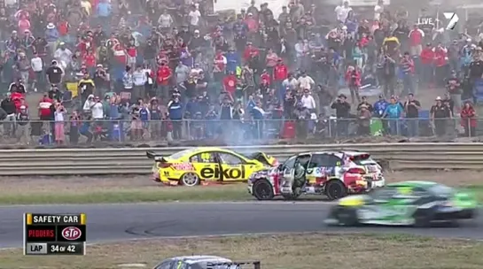 V8 Supercars 2013. Этап 2 - Симмонс Плэйнс. Третья гонка