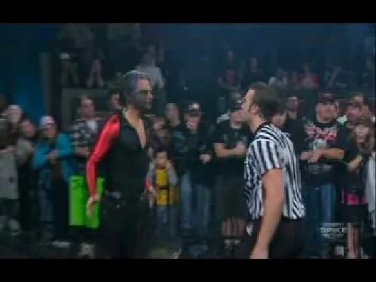 TNA Impact! 20.01.2011 - Matt Hardy attacks Rob Van Dam