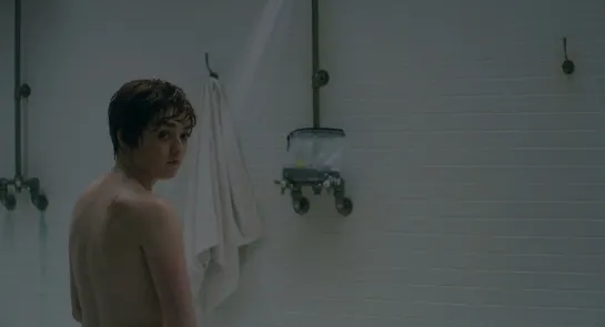 Maisie Williams, Anya Taylor-Joy Nude (covered) - The New Mutants (2020) 1080p / Мэйси Уильямс, Аня Тейлор-Джой - Новые мутанты