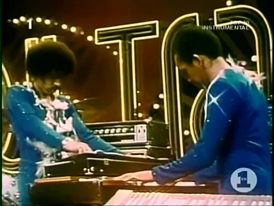 Commodores - Machine gun 1974