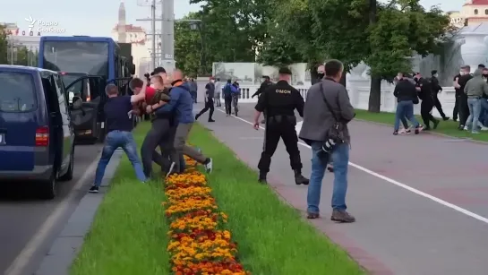 Сотни людей задержаны на протестах в Минске