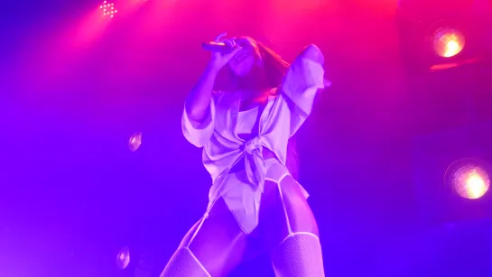 Niykee Heaton - Constellation Room Orange County. White lingerie, dance.