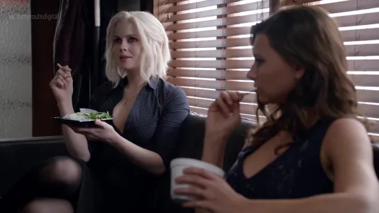 Rose McIver, Aly Michalka - iZombie S02E11 (2015) Nude? Sexy! Watch Online / Роуз МакАйвер, Элисон Мичалка - Я - зомби