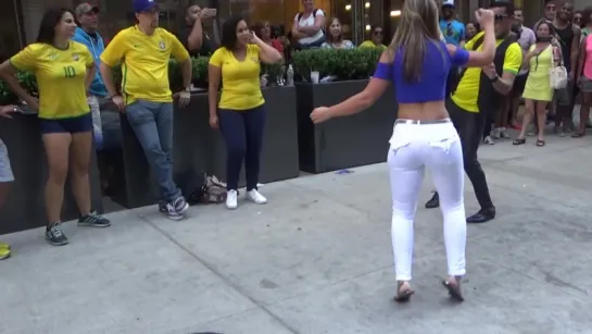 BRAZILIAN GIRL DOES A WILD STREET SAMBA MUSIC PUNTA DANCE AT THE BRAZIL DAY | Brazilian Girls vk.com/braziliangirls