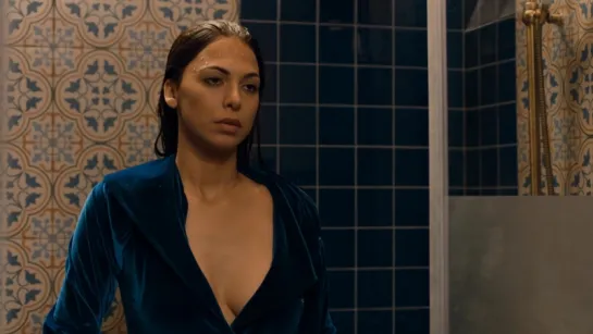 Moran Atias Nude (covered) - Tyrant s01e03 (2014) HD 1080p Watch Online / Моран Атиас - Тиран