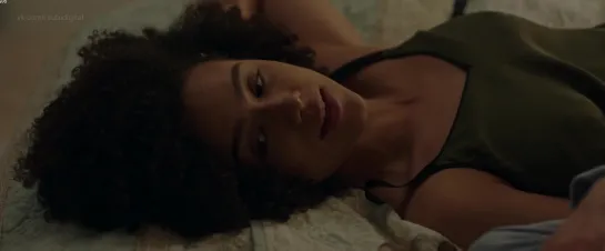 Nathalie Emmanuel, Britt Lower - Holly Slept Over (2020) Nude? Sexy! Натали Эммануэль, Бритт Лоуэр - Холли остается ночевать