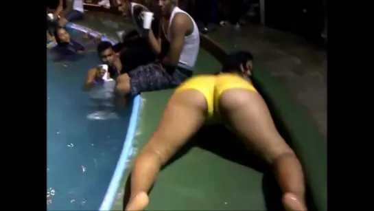 Culona Bailando Dembow en una piscina Big ASs | Brazilian Girls vk.com/braziliangirls