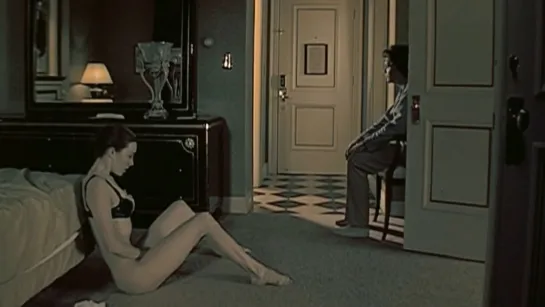 Molly Parker, Alisha Klass Nude - The Center of the World (2000) Watch Online / Молли Паркер, Алиша Класс - Центр мира