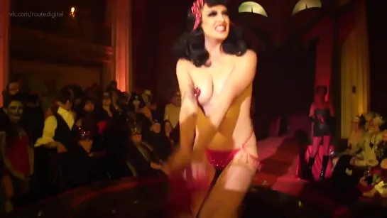 Laura Desiree Nude - Burlesque Strip Show (2010) / Лора Дезире - Бурлеск