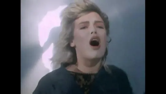 Kim Wilde - You Keep Me Hangin On