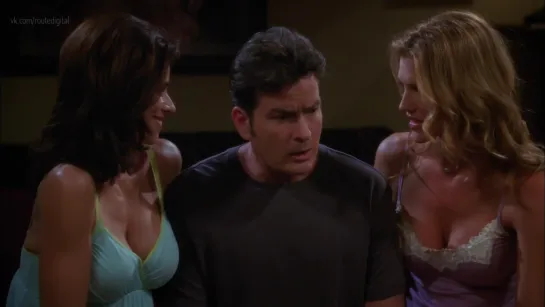 Jennifer Taylor, Tricia Helfer - Two and a Half Men s07e08 (2009) / Дженнифер Тейлор, Триша Хелфер - Два с половиной человека