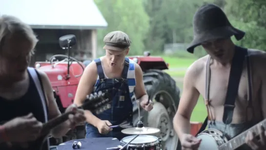 StevenSeagulls - "Thunderstruck"