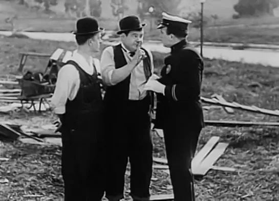 Laurel y Hardy - Dos Infantes