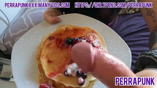 CUM IN MY PANCAKE AND I EAT