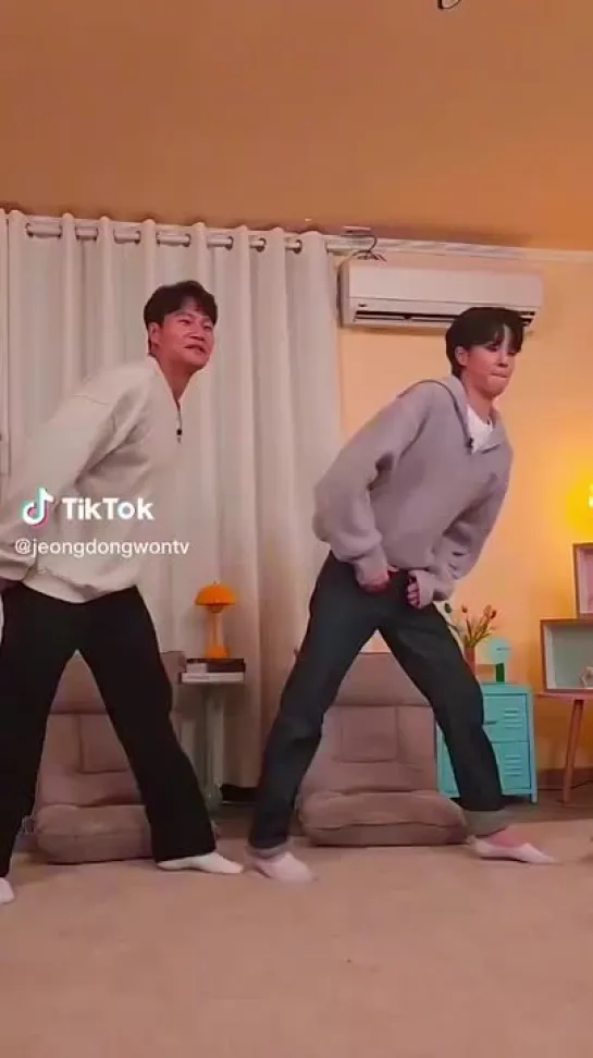 Ким Джон Кук в TikTok певца Чон Донвона (정동원).