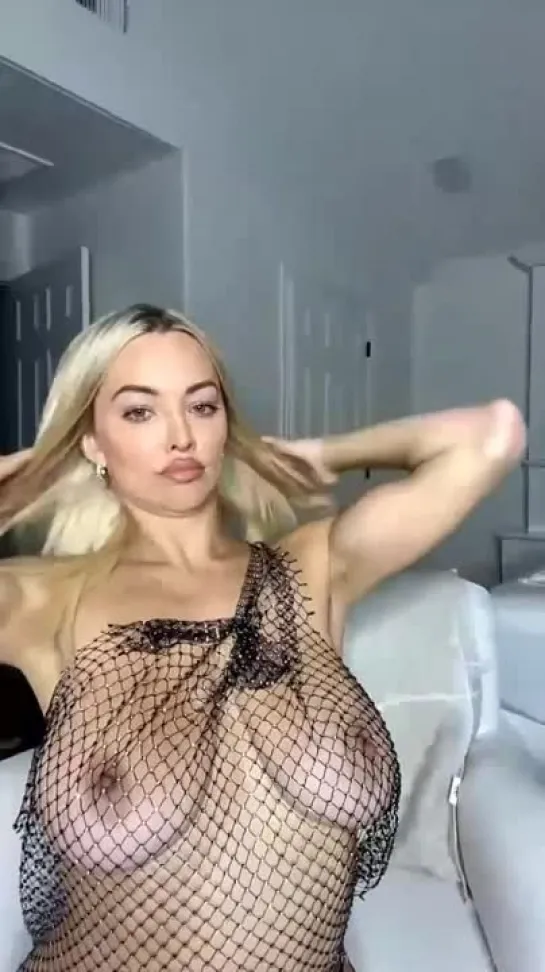 Lindsey Pelas Raw And Uncensored