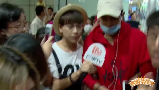 [РУСС. САБ] 160801 Mango TV update: Z.TAO Changsha Airport Arrival