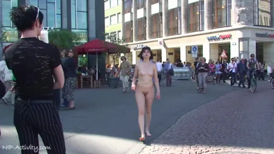 Miriam Nude in Public 2