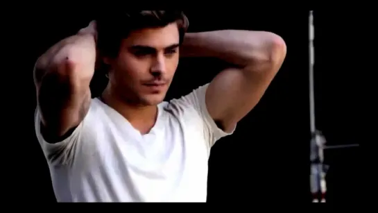 Zac Efron ( Armpits - Axilas Peludas ) Hot  Sexy 06 Shirtless