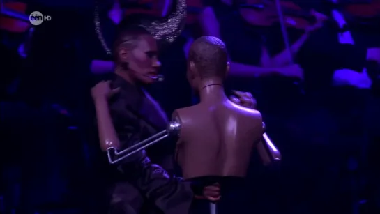 Grace Jones - Ive Seen That Face Before (Libertango, LIVE)